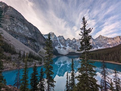 Moraine Lake in Banff National Park : r/AmateurEarthPorn