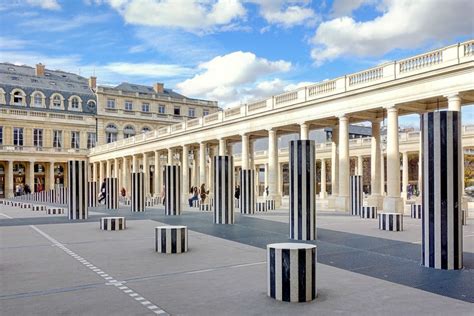 Paris : Les Deux Plateaux au Palais Royal, grandeur et misère des ...