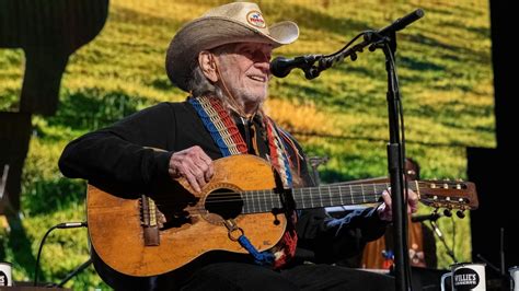 Willie Nelson Announces New Album 'A Beautiful Time'