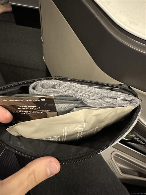 New Polaris Amenity Kit From Therabody : r/unitedairlines