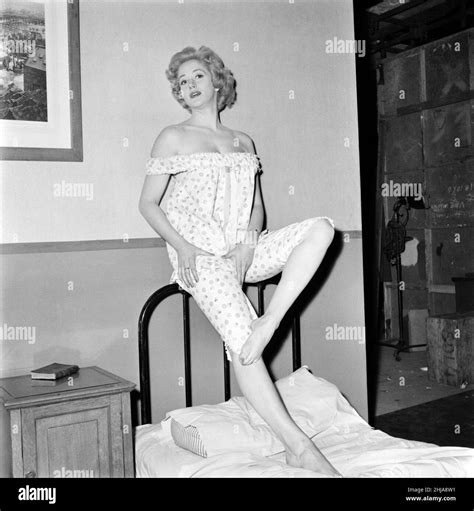 Liz fraser actress Black and White Stock Photos & Images - Alamy