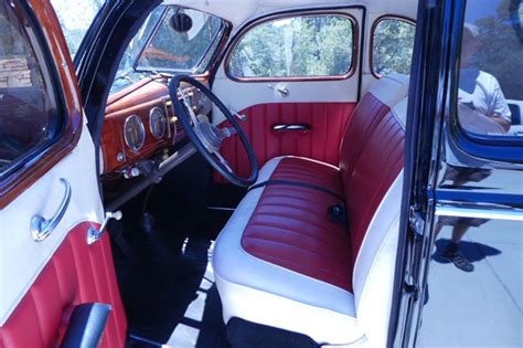 1939 FORD CUSTOM DELUXE COUPE - Interior - 224913