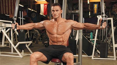 Muscle Building Moves: The Best Machine Exercises | Muscle & Fitness