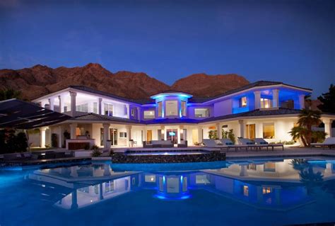 Las Vegas Luxury Real Estate Communities | RE/MAX 702-508-8262