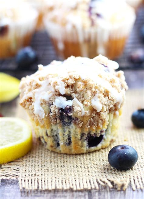 Blueberry Lemon Muffins With Crumb Topping | 3 Yummy Tummies