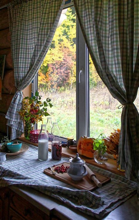 Wooden house window view with curtains | Drømmehus, Drømmehjem ...