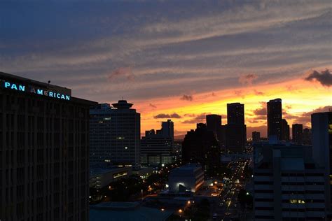 Sunset in Honolulu | Sunset, Sunrise sunset, Honolulu