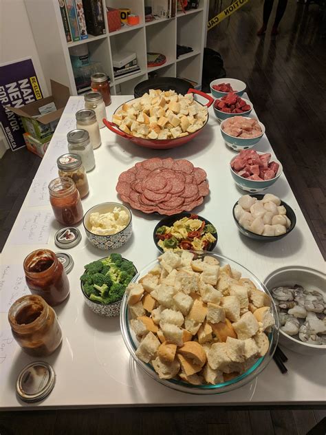 [Homemade] Oil & Cheese Fondue (plus a bunch of sauces) | Fondue recipes, Fondue recipes meat ...