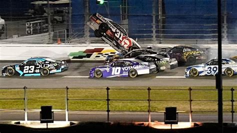 Myatt Snider flies into catchfence in horrific crash on final lap of ...