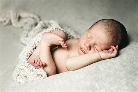 Sesion de fotos para recién nacidos en Huesca Newborn Muerde la Espina