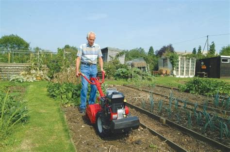 Garden Machinery Hire from C&O Garden Machinery in Wilton, nr Salisbury. Rotovators, Scarifiers ...