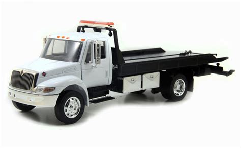 International Durastar 4400 Flat Bed Tow Truck 1/24 Scale Diecast Mode ...