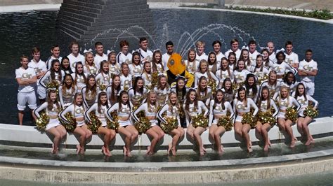 GT cheerleading squad (unofficial photo) : r/gatech