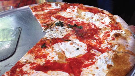 Grimaldi’s Under the Brooklyn Bridge: The History and the Pizza | A ...