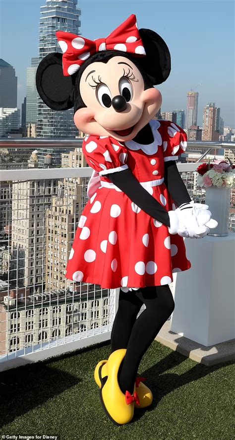 Disney Characters Minnie Mouse, Red Minnie Mouse, Disney World ...