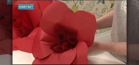 How to Crafter supersized red paper flowers for Christmas « Papercraft :: WonderHowTo