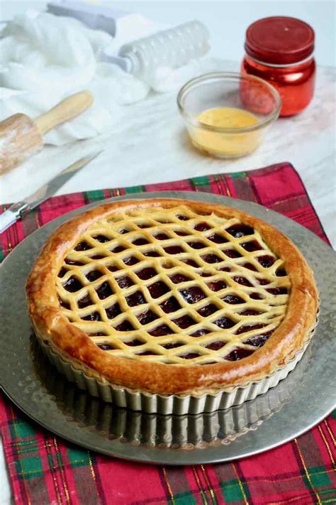 Vlaai - Traditional and Authentic Dutch Pie Recipe | 196 flavors