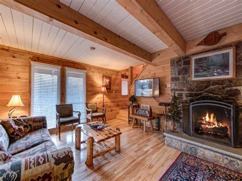 9 Cozy Gatlinburg Cabins For Rent For Your Mountain Getaway • Travel ...