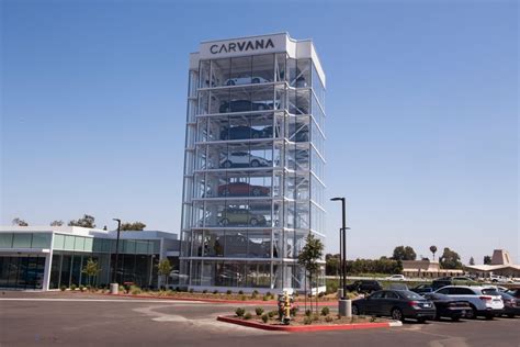 Carvana Unveils its Latest Vending Machine with a Las Vegas Spin