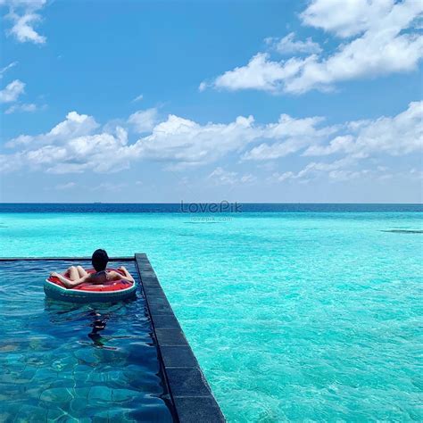 Maldives Holiday Island Picture And HD Photos | Free Download On Lovepik