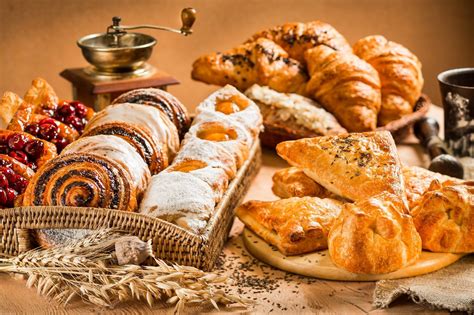 Download Viennoiserie Croissant Food Breakfast HD Wallpaper