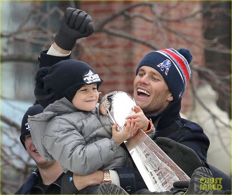 Tom Brady & His Son Benjamin Celebrate Patriots Victory at Super Bowl ...