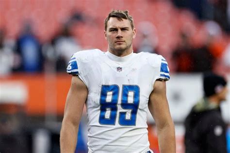 Detroit Lions place TE Brock Wright on COVID list; LB Josh Woods to injured reserve - mlive.com