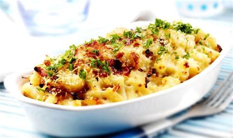 James Martin's macaroni cheese recipe: This Morning chef’s pasta dish | Express.co.uk