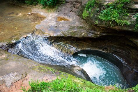 Waterfalls and Hiking at Hocking Hills State Park | Wander The Map