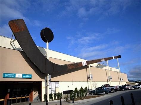 World's largest Hockey Stick & Puck (Duncan BC) was built in 1985 & originally exhibited at the ...