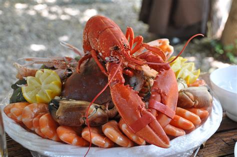 Must Try Bahamas Seafood Restaurants | Bahamian Food | Bahamas Real Estate