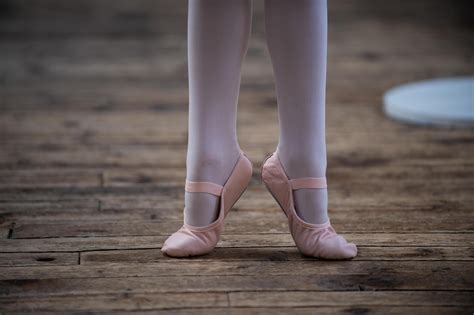 Domyos Leather Full Sole Demi-Pointe Shoes in 2021 | Ballet tights, Pointe shoes, Ballet shoes