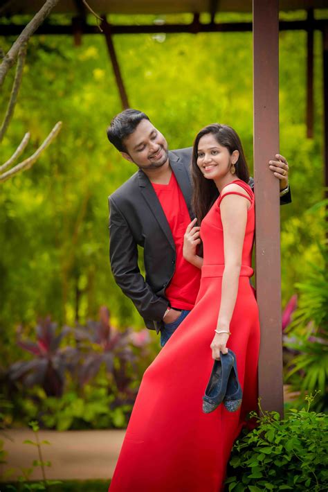 A Guide To Indian Wedding Couple Photoshoot Poses - Jackson Deeming