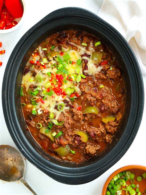 Slow Cooker Chilli Con Carne {Easiest EVER Recipe!}