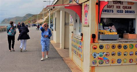 West Bay West Beach - Photo "West Bay cropped" :: British Beaches