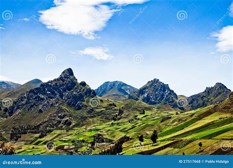 Viste Attraverso Le Ande Ecuador, Sudamerica Fotografia Stock - Immagine di aperto, gamma: 27517668