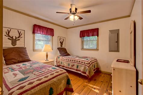 Cabin Rentals in Hiawassee, GA | The Retreat at Hiawassee River