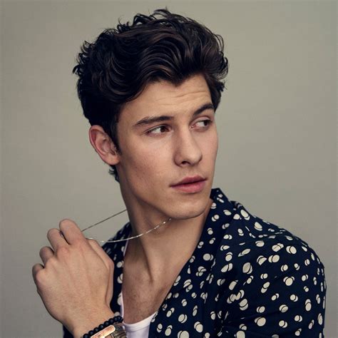 Shawn Mendes cantante canadese stupisce con il suo ultimo album