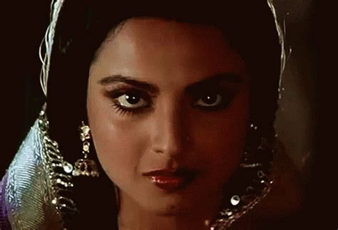 Rekha Umrao GIF - Rekha Umrao Jaan - Discover & Share GIFs