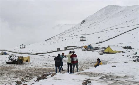 Kashmir Valley Receives Rain, Snowfall