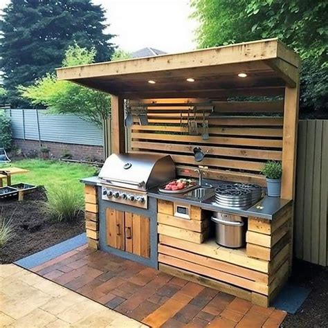 Gorgeous Outdoor Kitchen Ideas Using Wood Pallets