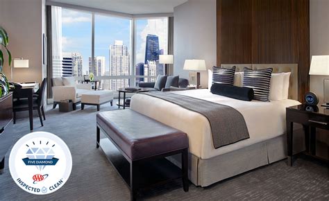 5 Star Chicago Hotels | Luxury Hotels | Trump Hotels