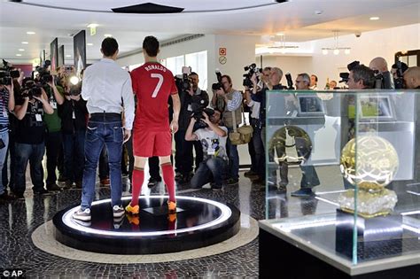 Cristiano Ronaldo unveils second waxwork at CR7 museum in hometown of Funchal | Daily Mail Online