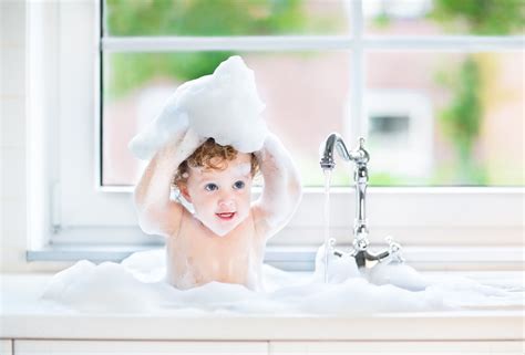 Best Bubble Bath for Kids: 10 Sudsy Favorites in 2024 - MomDot