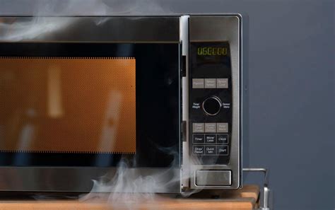 How to Clean a Microwave With Baking Soda