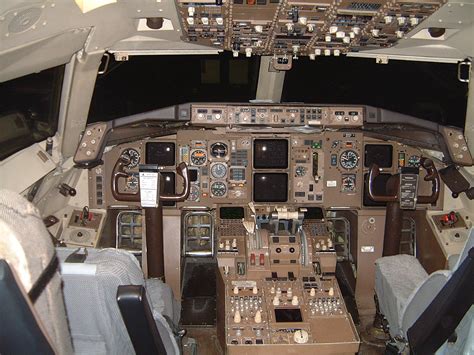 Boeing 757 Cockpit (Delta Air Lines) - a photo on Flickriver