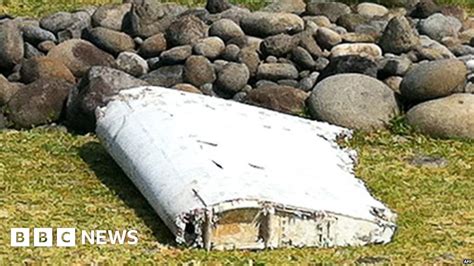 MH370 search: Experts investigate Indian Ocean wreckage - BBC News