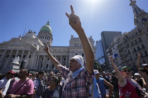 Argentina general strike pits Milei against union power - CSMonitor.com