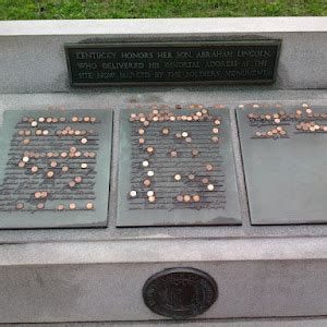 Read the Plaque - Gettysburg Address Monument