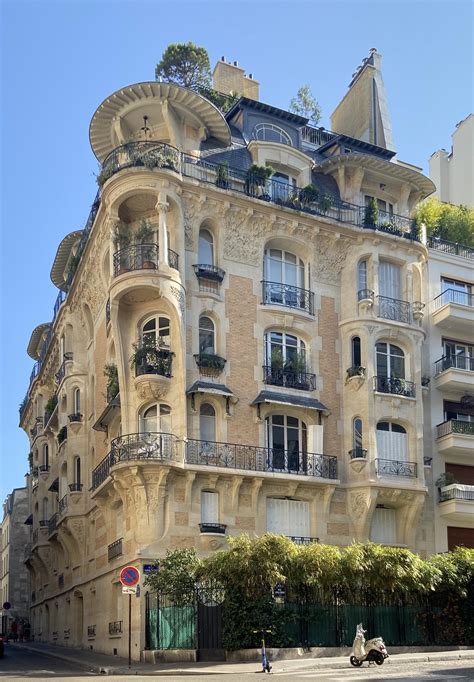 Art Nouveau building in Paris 16ème : ArchitecturePorn